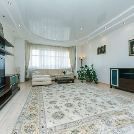 3 Комнатные Апартаменты В Центре Печерска Κίεβο Εξωτερικό φωτογραφία